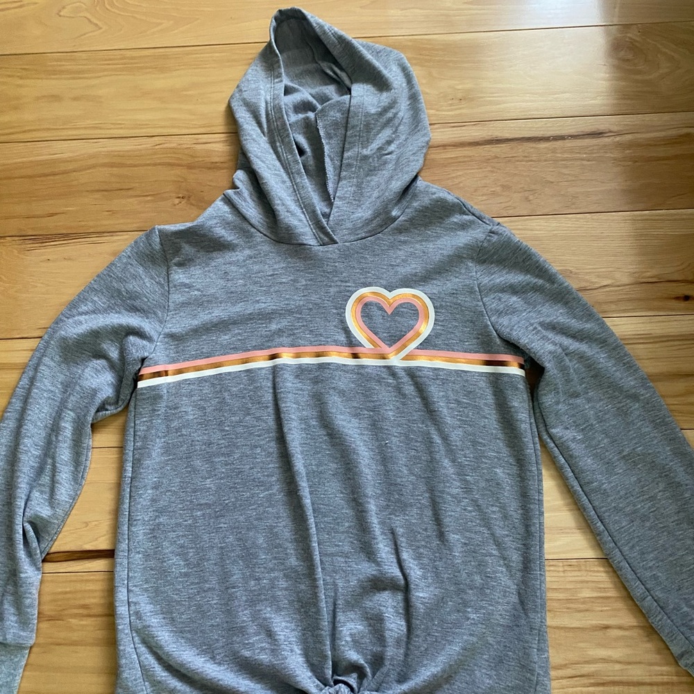 Old Navy gray hoodie with heart design and tied knot. Size girls XL (14).